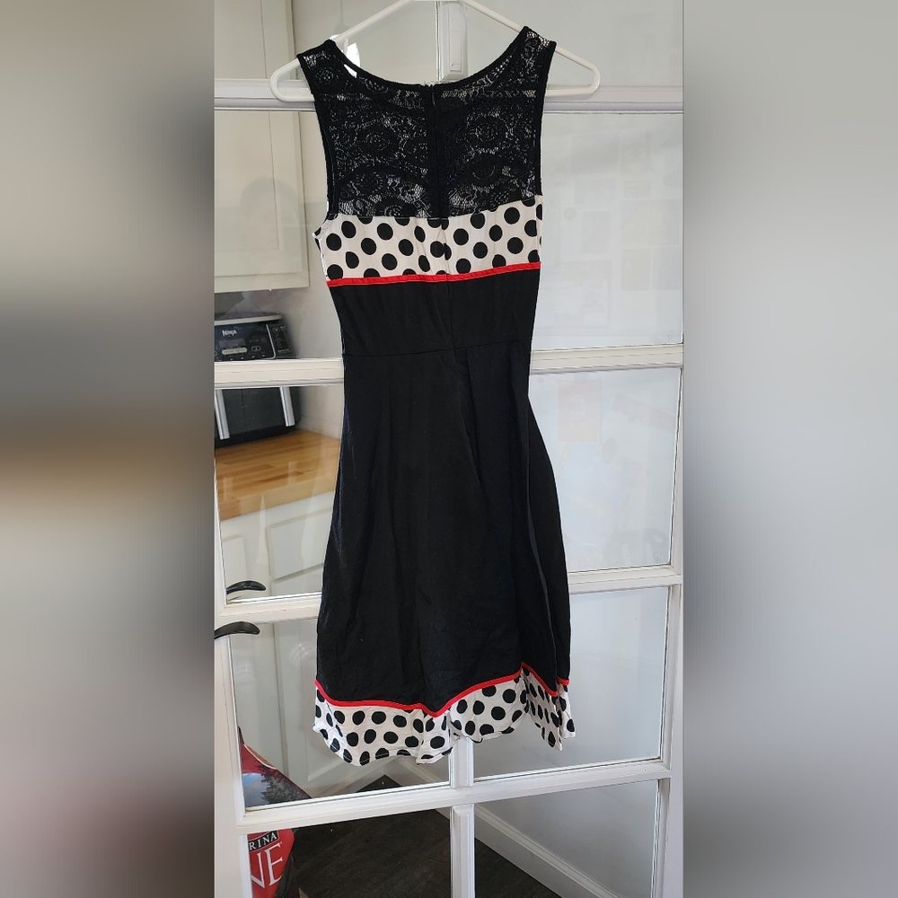 Dress - Picture 3 of 3